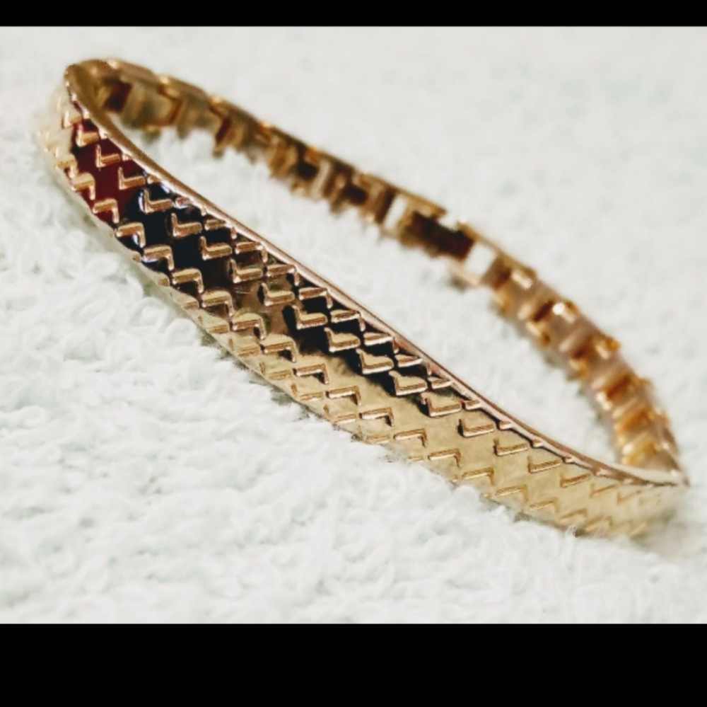 Gold Bar Link Bracelet